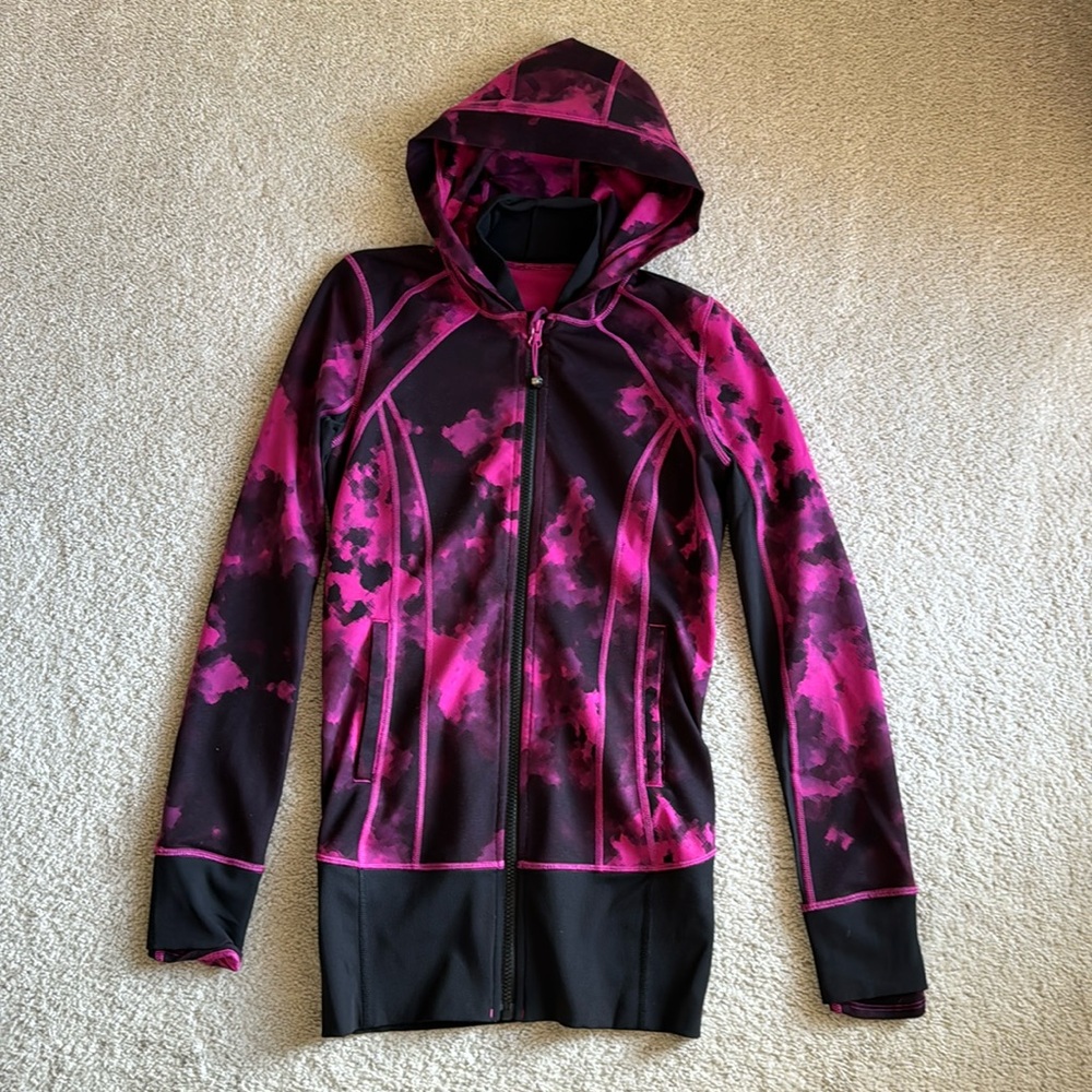 Lululemon zip up hoodie size 4